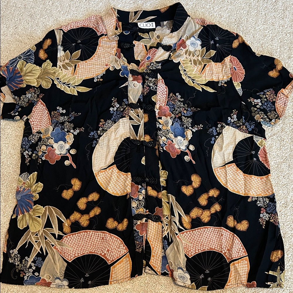 Clio II Black Floral Fan Print Button-Down Shirt